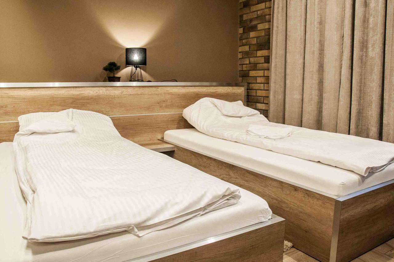 Motel Podmiejski Pleszew エクステリア 写真